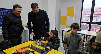 Öğrenciler karne tatilinde Bilim ve Tekonoloji Merkezinde