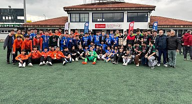 Okullar arası futbol turnuvasında şampiyonlar belli oldu