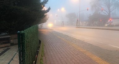 Osmaneli'nde sis etkili oldu