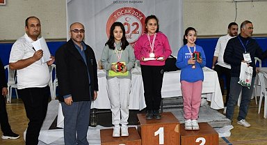 Osmaniye'de 'Kurtuluş Kupası' satranç turnuvası ödülleri verildi