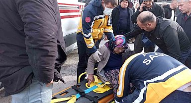 Otomobil çarpıp kaçtı, yaşlı kadın yaralandı