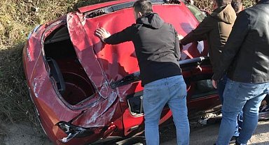 Otomobil takla atarak durabildi; 1 yaralı
