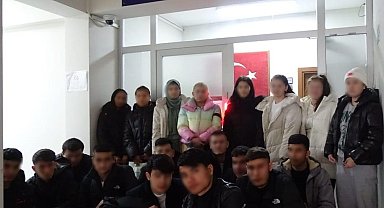 Özel belgede sahtecilik yapan 50 yabancı uyruklu şahıs sınır dışı edildi