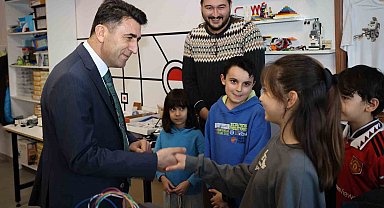 Özel çocuklarla bir araya geldi