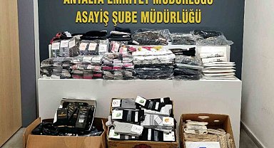 Park halindeki kamyonetlerden hırsızlık yapan şüpheli yakalandı