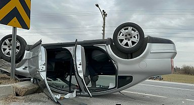 Patpat ile çarpışan otomobilde 3 kişi yaralandı