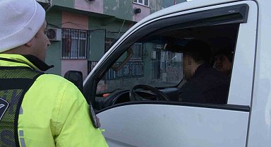 Pazara ehliyetsiz çıktı, ekiplerden kaçamadı