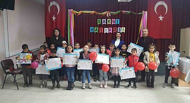 Pazaryeri'nde öğrencilerin karne heyecanı