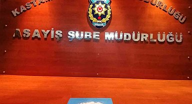 Polisin 'dur' ihtarına uymayarak kaçan araçta uyuşturucu ele geçirildi