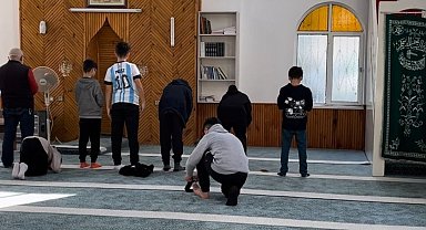 "Haydi çocuklar camiye" projesi tatilde de devam etti
