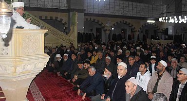 Regaib Kandili'nde vatandaşlar ibadete koştu