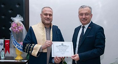 Rektör Levent, profesör ünvanını alan akademisyenlere ziyarette bulundu
