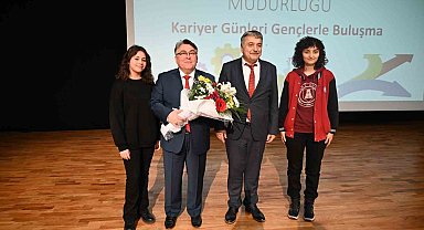 Rektör Özölçer, İl Milli Eğitim Müdürlüğü Kariyer Günleri'nde tecrübelerini paylaştı
