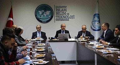 Rektör Şehmus Demir basın ile bir araya geldi