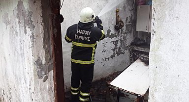 Reyhanlı'da çıkan ev yangını söndürüldü