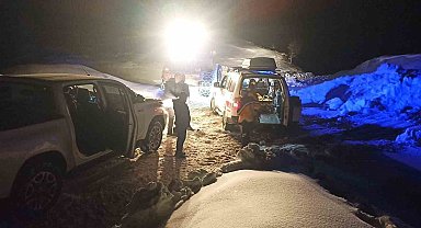 Sağlık ekipleri kar nedeniyle 6 saatlik çalışma sonrası hastaya ulaştı