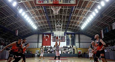 Sakarya Büyükşehir basket ikinci yarıya galibiyetle başladı: 71-91
