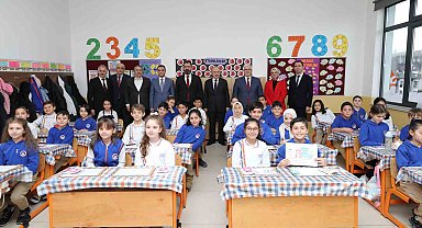 Sakarya'da 229 bin öğrenci karne heyecanı yaşadı
