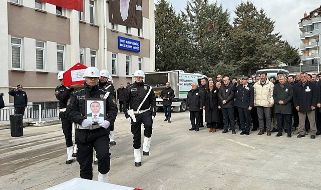 Sakarya'daki kazada şehit olan polis memuru Cengiz Parlak Merzifon'da defnedildi