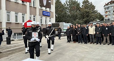 Sakarya'daki kazada şehit olan polis memuru Cengiz Parlak Merzifon'da defnedildi