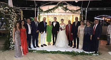 Salihli'de bin 221 çift "Mutluluğa evet" dedi