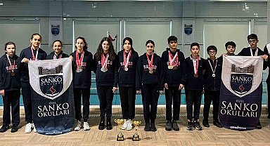 SANKO Okulları öğrencilerinin yüzme başarısı