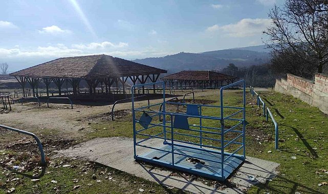 Şap hastalığı görülen ilçede hayvan pazarı kapatıldı