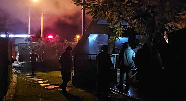Sapanca'da bungalov ev alevlere teslim oldu