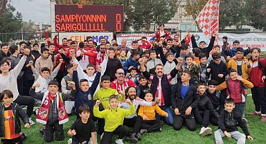 Sarıgöl Belediyespor ligi namağlup birinci bitirdi