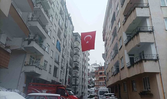 Şehidi memleketinde binler karşıladı