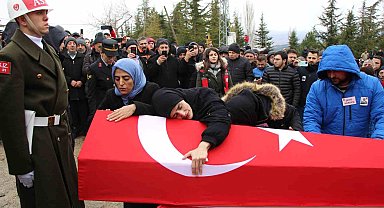 Şehidin annesi: "Peygamber efendimize komşu oldun oğlum"