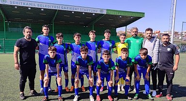 Şehitkamilli yıldızlar futbol arenasında parlıyor