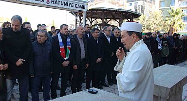 Şehitler için Manisa'da gıyabi cenaze namazı kılındı