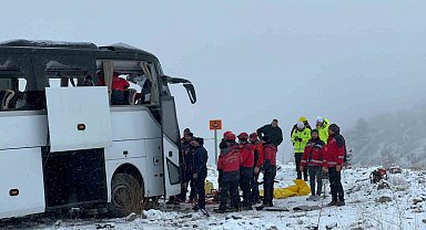 Şehitleri anmak için gittikleri şehirde ölen 2 kişi memleketleri Kocaeli'de toprağa verildi
