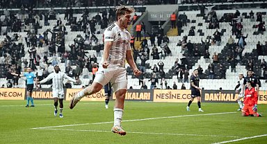 Semih Kılıçsoy gollerine devam ediyor
