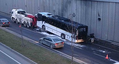 Servis otobüsü alev alev yandı