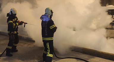 Seyir halindeki otomobil alev topuna döndü