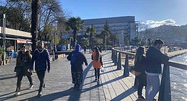 Sıcak havayı gören sahile koştu