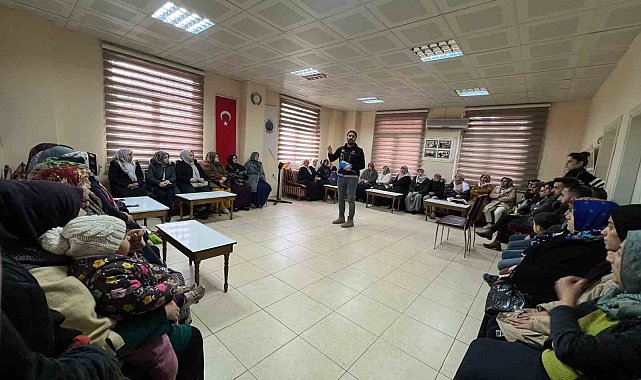 Siirt'te kursiyerlere "En İyi Narkotik Polisi Anne Projesi" anlatıldı
