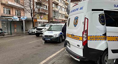 Silahla vurulmuş halde bulunan şahıs öldü