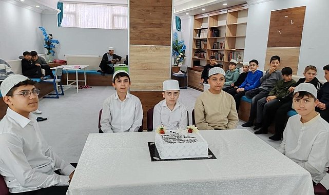 Simav'da 5 öğrenci daha hafız oldu