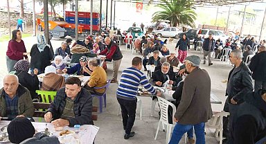 Şinasi öğretmen, 19 yıl görev yaptığı köyde unutulmadı
