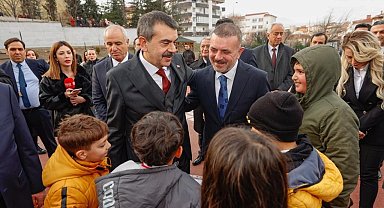 Sincan Belediye Başkanı Ercan çocukların karne sevincini paylaştı