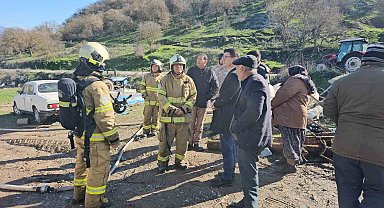 Sındırgı'da elektrik kontağı yüzünden çıkan yangın bir evi kül etti