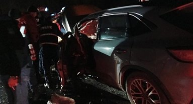 Sinop-Boyabat tünel çıkışında feci kaza: 1 ölü, 1 yaralı