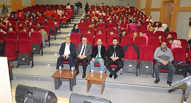 Sinop'ta bilim söyleşisi düzenlendi