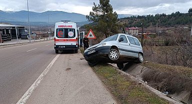 Sinop'ta otomobil su kanalına düştü: 1 yaralı