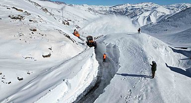 Şırnak'ta kar kalınlığı 2 metreyi geçti
