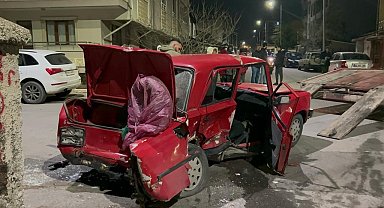 Sivas'ta otomobiller çarpıştı: 1'i ağır 5 yaralı