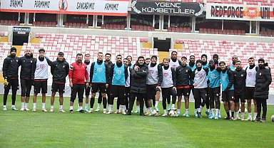 Sivasspor gazeteciler gününü kutladı